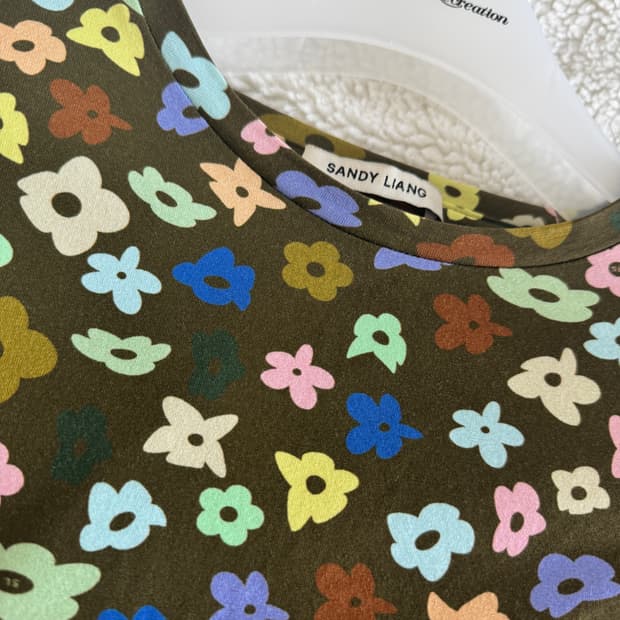 샌디리앙 플라워 긴팔티