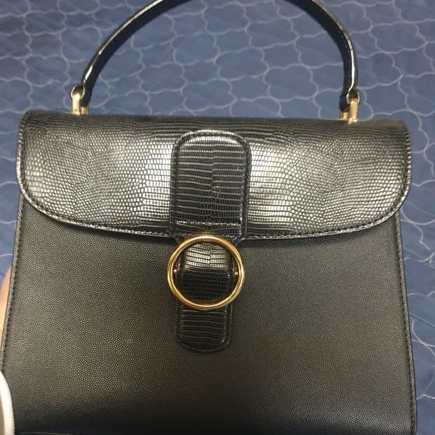 찰스앤키스 링버튼 레더 도트백 블랙