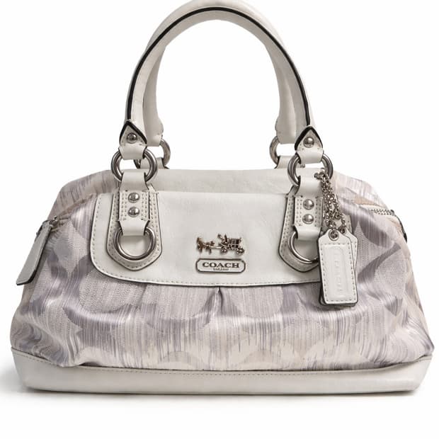 Coach) Signature Sateen Shoulder Bag 