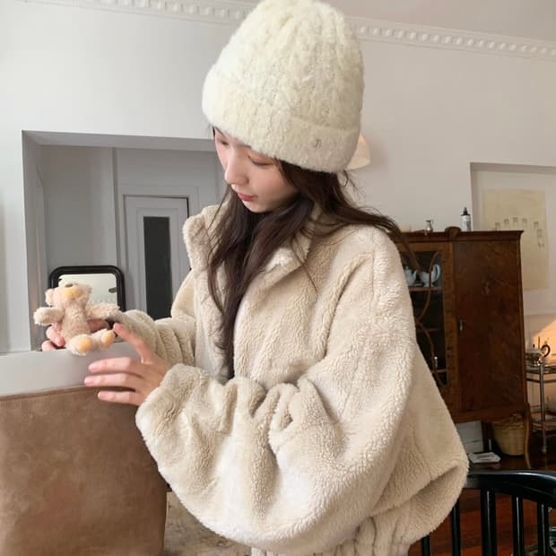 더바넷 시어링 자켓 Cropped Eco-Shearling Jacket