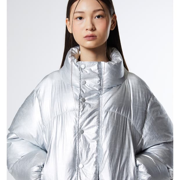 밀로우먼 커브드 숏 푸퍼 자켓 패딩 실버