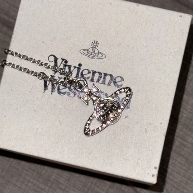 비비안웨스트우드 목걸이