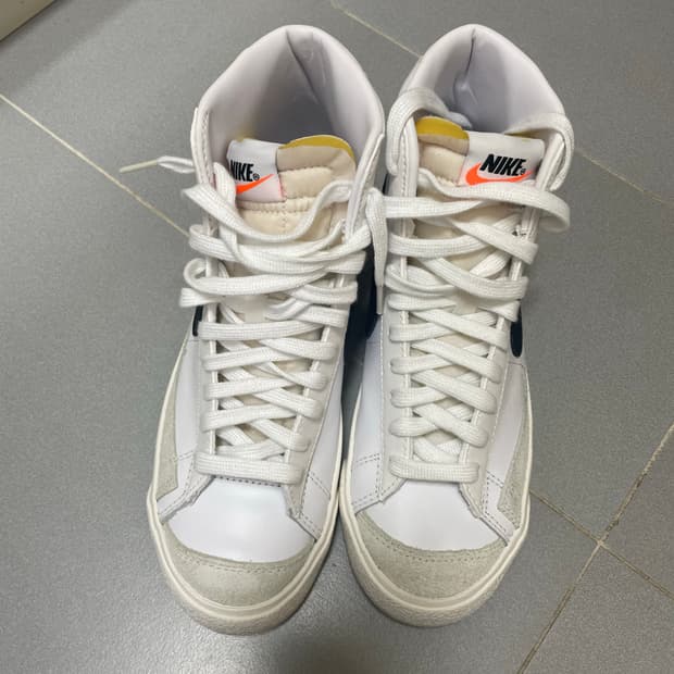 나이키 블레이저 미드 77 빈티지 CZ1055-100 240 사이즈