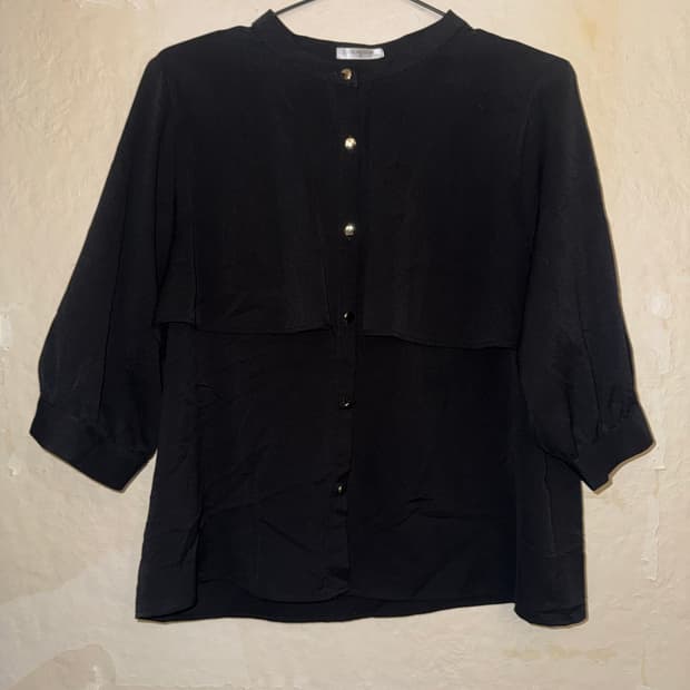 “GLACIER” Black lace blouse