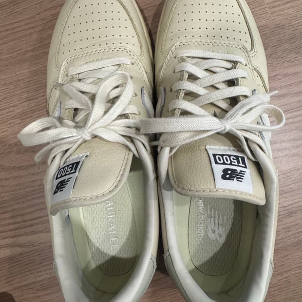 뉴발란스 오라리T500 275 23팝니다