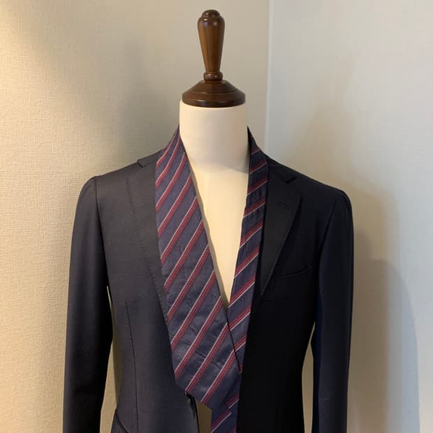 펜디(FENDI) 신형라벨 스트라이프 명품넥타이 로고플레이 A+등급