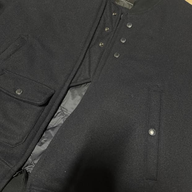 유니클로 엔지니어드가먼츠 퍼프테크 블루종 M