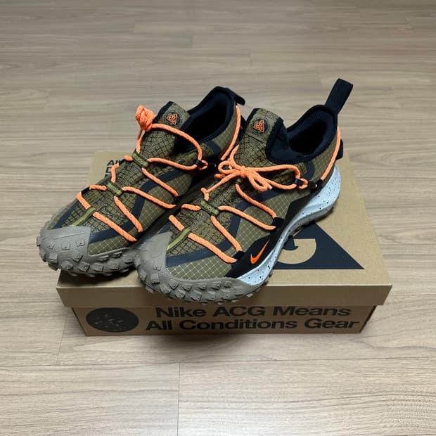 285 나이키 ACG 마운틴 플라이 로우 고어텍스 SE 헤이즐 러쉬