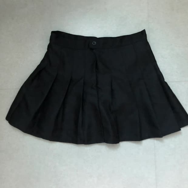 블랙 플리츠 스커트