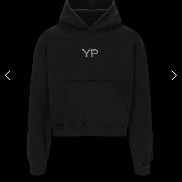 yupe 후드티 블랙 2 사이즈 팝니다.