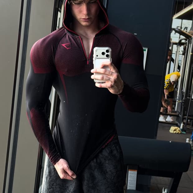 짐샤크 오닉스 레드 후드 M (새상품)