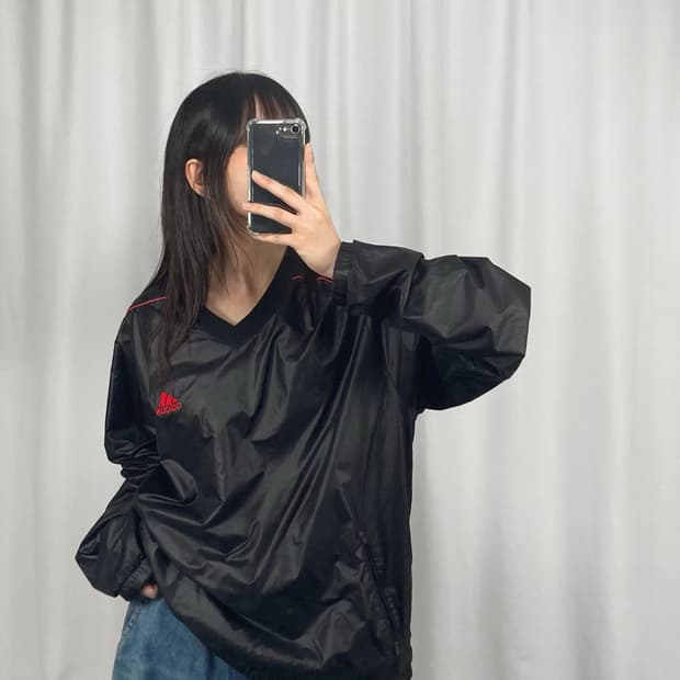 아디다스 올드스쿨 브이넥 블랙 웜업