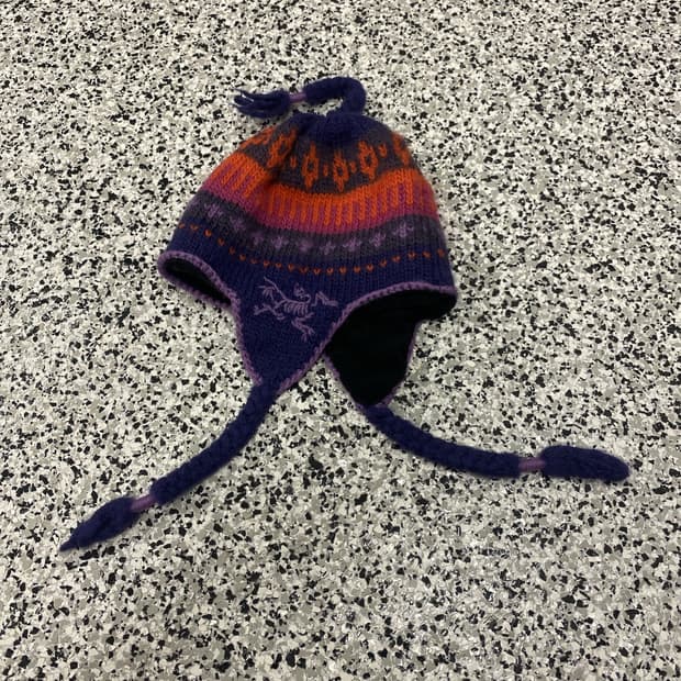 아크테릭스 울 에스키모 니트 비니 퍼플/오렌지