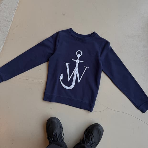 jw앤더슨 앵커 스웻셔츠