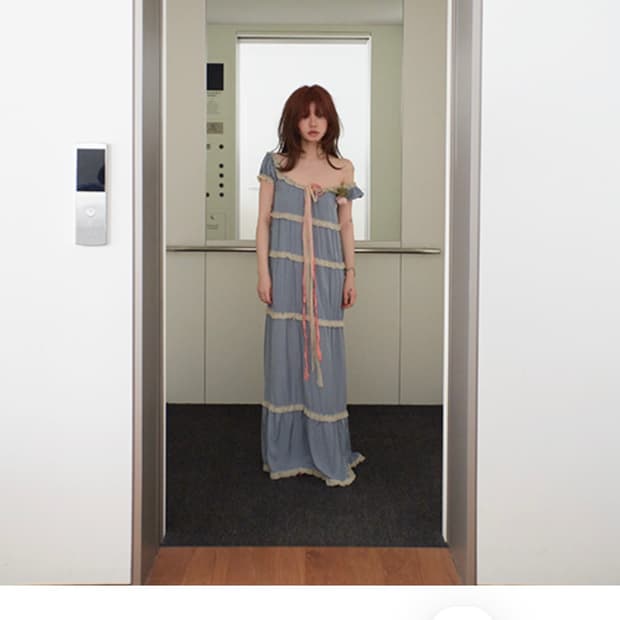 프레클 silk strap tiered maxi dress
