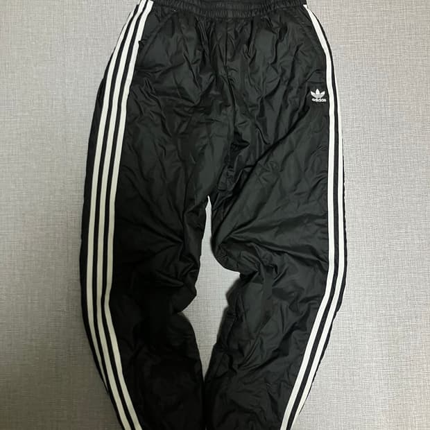 Adidas 아디다스 올드스쿨스트릿 대대장 사이드삼선라인 패딩팬츠