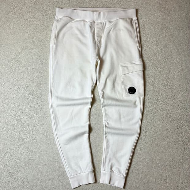 cp컴퍼니 20ss 렌즈 와펜 조거 스웻 팬츠 PN7782