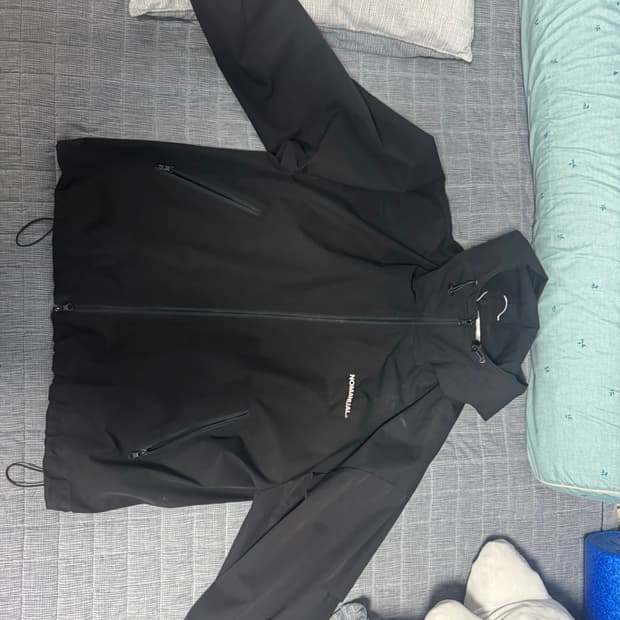 노매뉴얼 패논 쉴드 바람막이