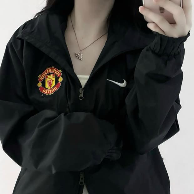 나이키 맨유 블랙 바람막이