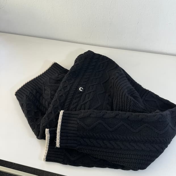 M 커버낫 블랙 오버핏 꽈배기니트