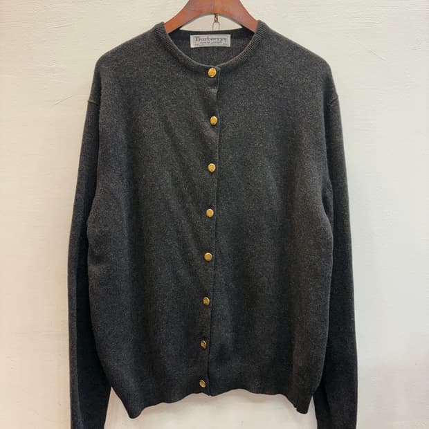 버버리 금장 가디건