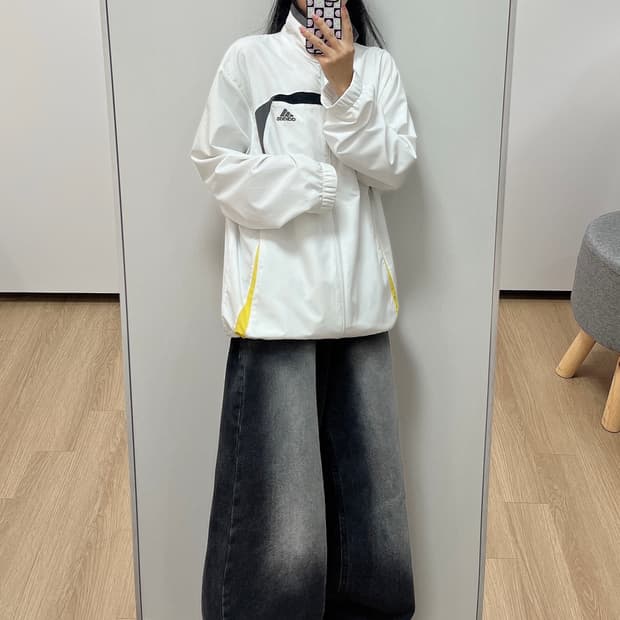 아디다스 올드스쿨 자수로고 화이트 바람막이 자켓 105