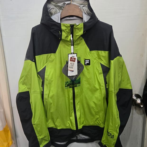 100,L,택있는 새상품)) FILA 휠라 점퍼! 정가 40만원대~
