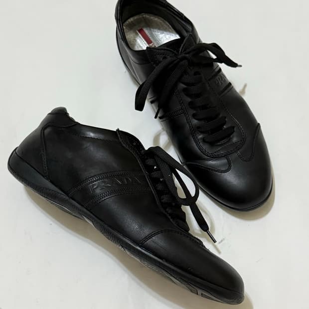 PRADA 프라다 로우프로파일 레더 스니커즈 37.5