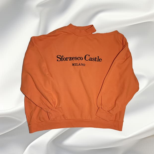 [희귀템] 쨍한 오렌지 레터링 어깨 트임 맨투맨 (유니크/포인트룩)