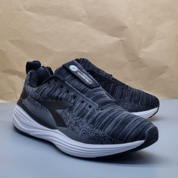 디아도라 쿠루카힙4 운동화225