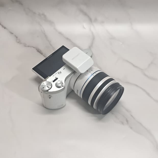 상태 최상! 삼성 미러리스 NX300 / 18-55mm III 렌즈