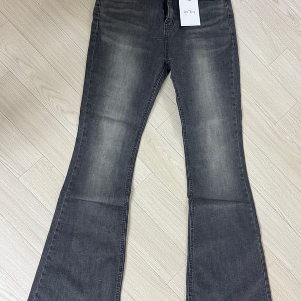 애즈온 부츠컷바지