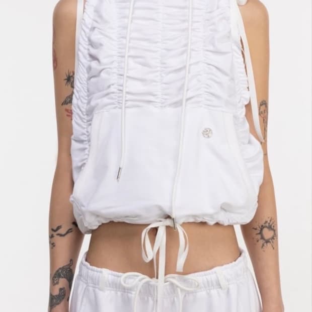 김미더영 후드 슬리브리스