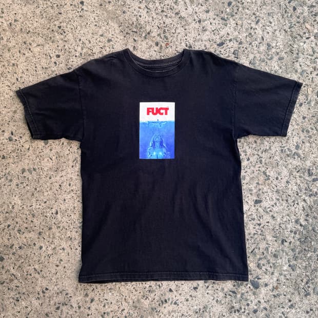 FUCT 죠스 패러디 티셔츠