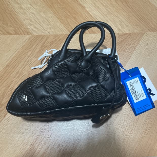 아더에러 크로스백 가방