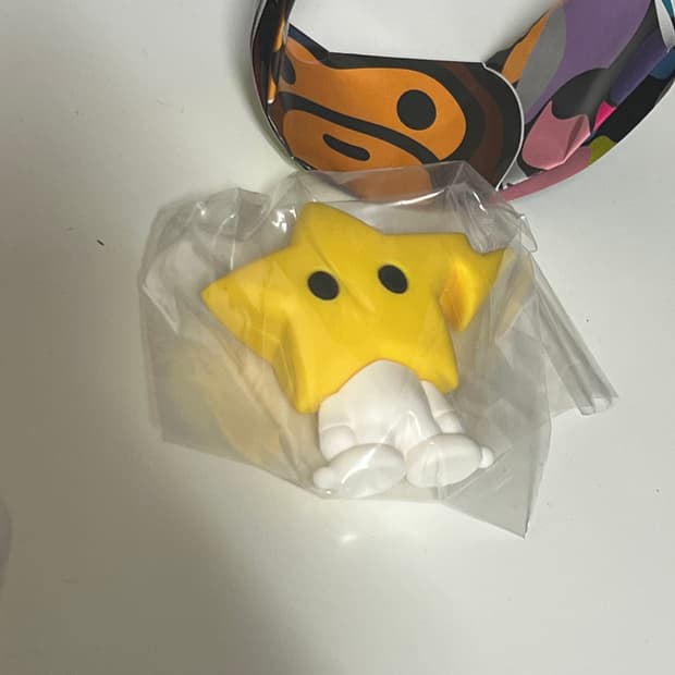 베이프 피규어