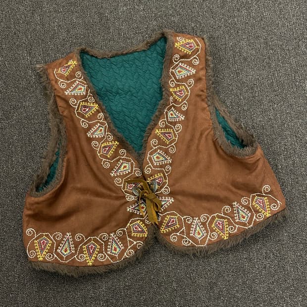 15)TITICACA 빈티지 웨스턴 자수 퍼 디테일 레더 베스트
