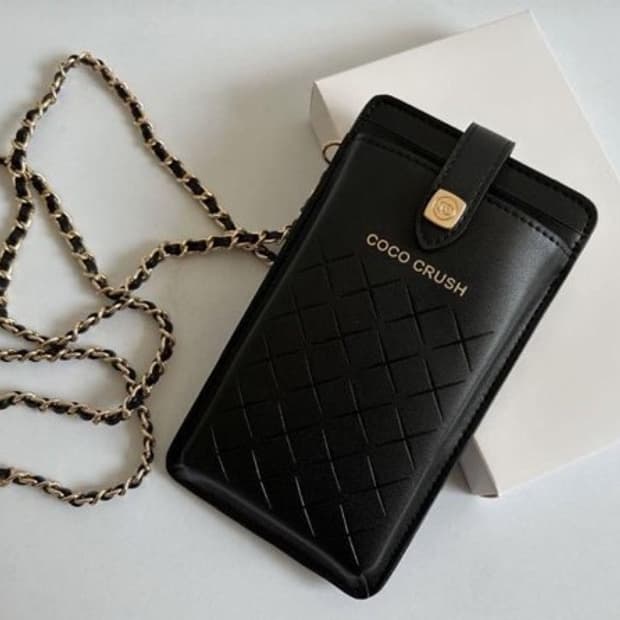 샤넬 코코크러쉬 핸드폰케이스백(블랙&아이보리)