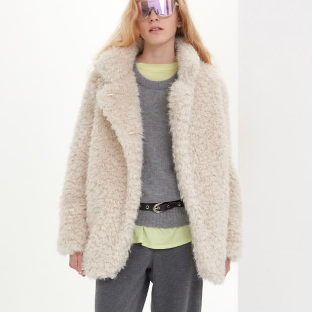 제이청 Fluffy Faux Fur Jacket