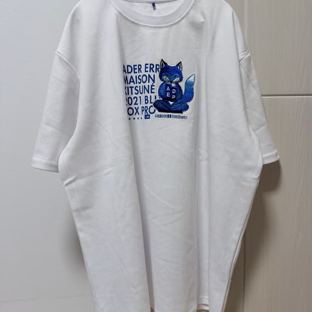 아더에러x메종키츠네 메디테이션 반팔 A3