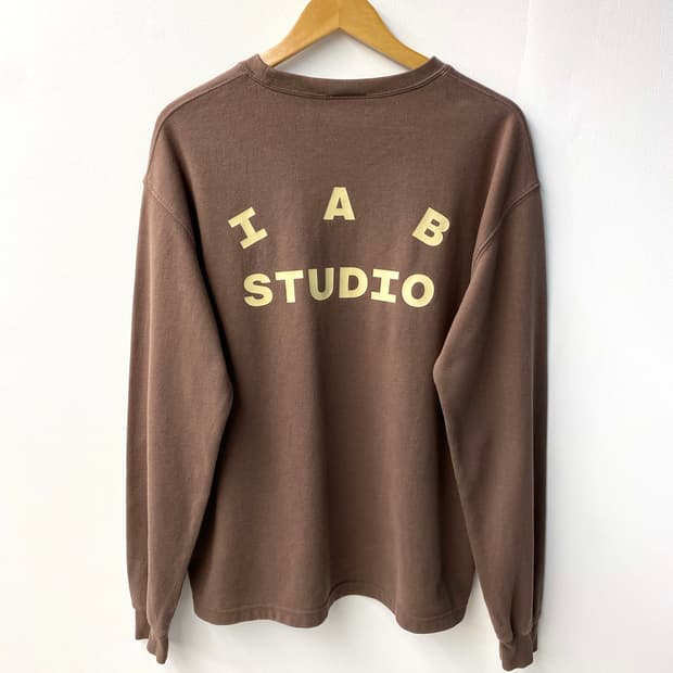 [L] IAB STUDIO 아이앱 스튜디오 라이트 브라운 롱슬리브