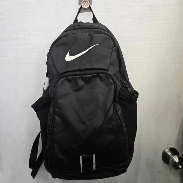 NIKE 나이키 백팩 가방! 블랙 & 화이트! 깔끔한 디자인~