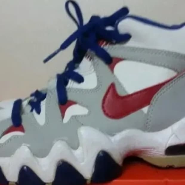 나이키 에어맥스2 스트롱 235