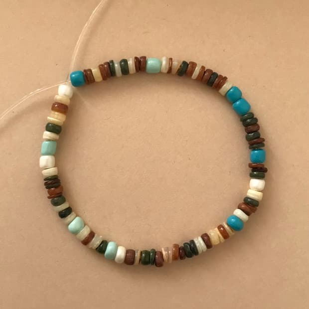 only one) 비즈 팔찌