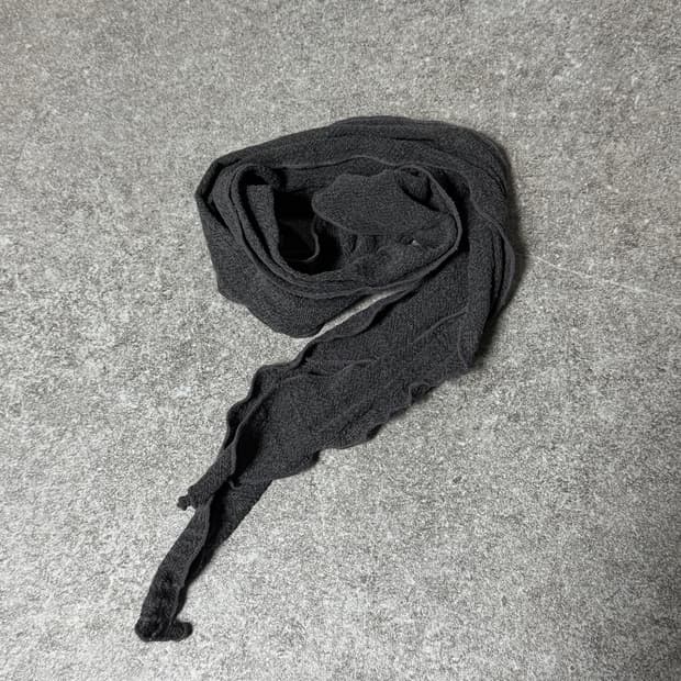 모노프리베 텍스처 롤 스카프