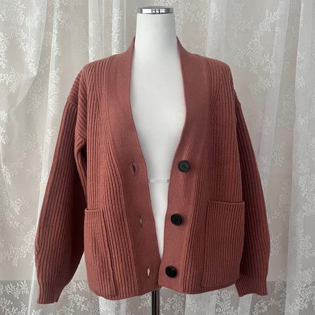 F) 스튜디오 톰보이 울 가디건 브릭