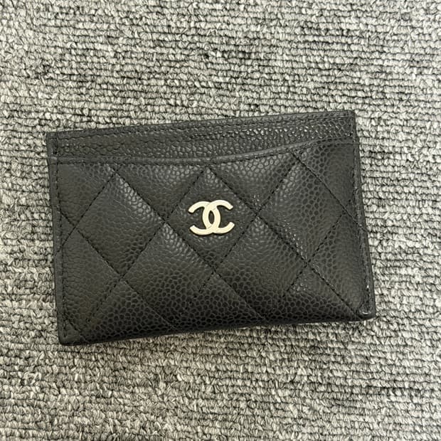샤넬 클래식 카드홀더 은장