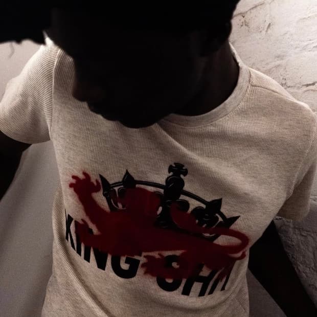 모자이크소사이어티 KING SHIT WAFFLE TEE