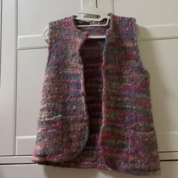 하구미 니트 베스트