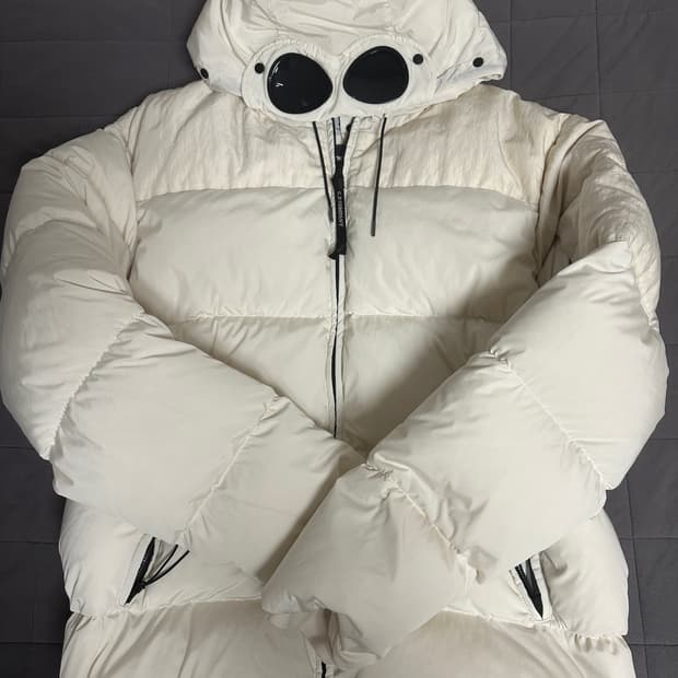 새상품) Cp 컴퍼니 nycra 후드 쉘 다운 자켓 패딩